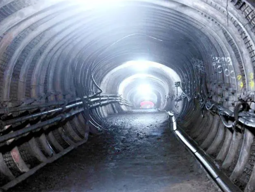 如何利用GPS授时服务器提高煤矿设备的时间同步精度？